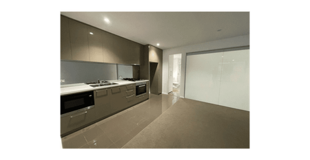 Unfurnished Stunning Two Bedroom Apartment in the Perfect City Location! - Photo 5