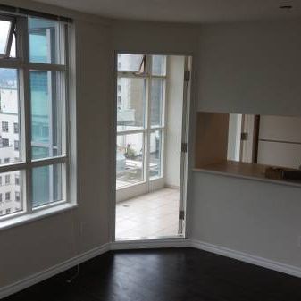 Bright 1-Bedroom + Den in Downtown Vancouver – Unbeatable Location - Photo 4