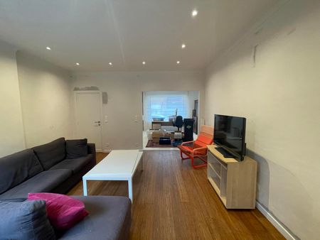 OORDEGEM - Gerenoveerde rijwoning met tuin. - Photo 2