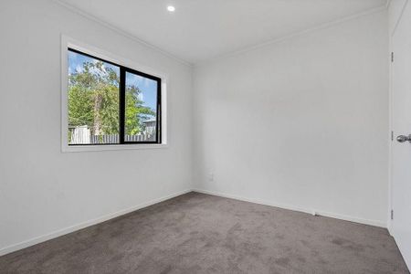 3 Bedroom Newly Renovated Home- $630 per Week - Photo 3