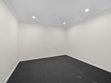 111 Benezet St, Augustine Heights QLD 4300 - House For Rent | Domain - Photo 2