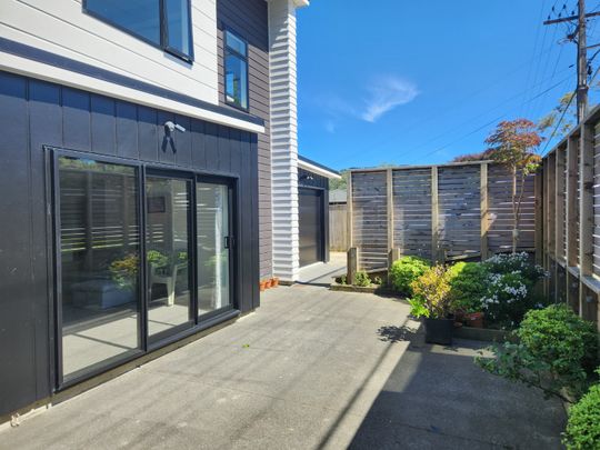 Upper Hutt Living - Photo 1