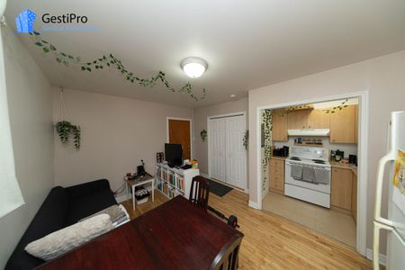 725 Godbout Est - Photo 2