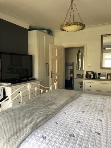 4 bedroom semi-detached house to rent - Photo 4