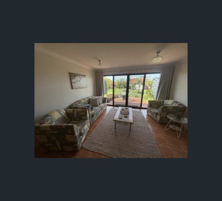 Villa 8/1 Pebble Beach Dr, Coral Cove, Qld 4670 - Photo 2