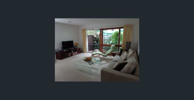 Charming 3-Bedroom Family Home in Kenmore - Photo 1