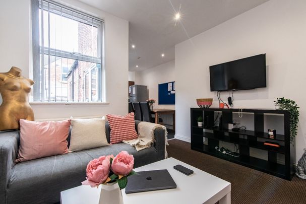 6 Bed Terraced House, Rothesay Avenue, NG7 - Photo 1