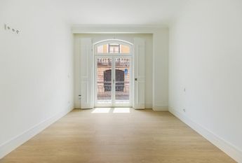 1 Bedroom Apartment with swimming pool, Janelas Verdes, Lisboa