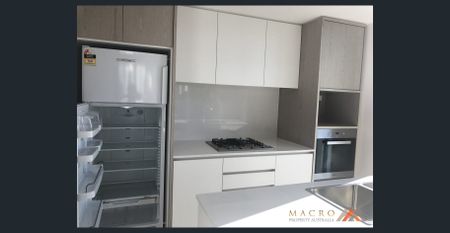 "DARLING SQUARE" Nearly New Two Bedroom With Darling Habour Views - Photo 2