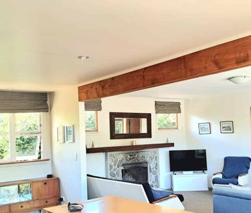 Winter Rental – Charming Home Near Town - Photo 3