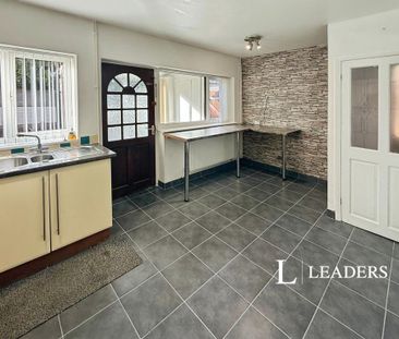 3 bedroom semi-detached house to rent - Photo 5