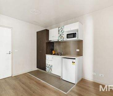 Sunlit furnished lifestyle retreat - Photo 2