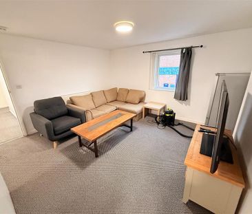 5 bedroom flat to rent - Photo 3