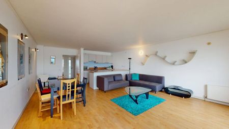 3 bedroom apartment to rent - Photo 2