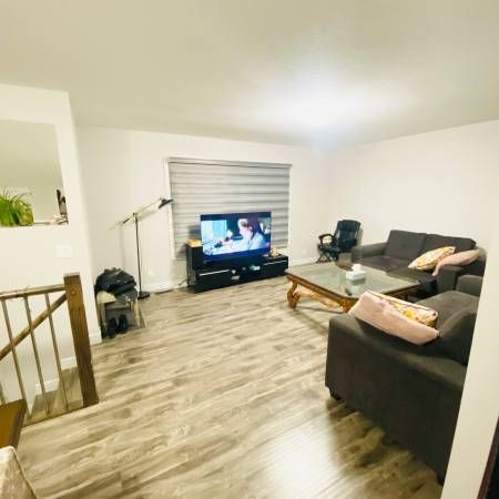 3bed+2bath upper level house - Photo 4