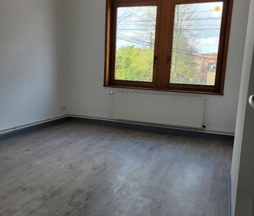 Location Appartement 3 pièces 84m² VIESLY 59271 - Photo 2