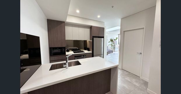 Top Floor Two Bedroom Apartment - Photo 1