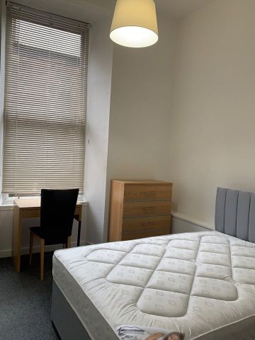 3 Bed Flat, Dumbarton Road, G11 - Photo 2