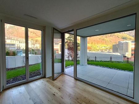 SUN-KISSED GARDEN APARTMENT - Foto 5