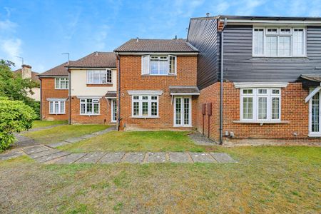 Russell Place, Hemel Hempstead - Photo 3