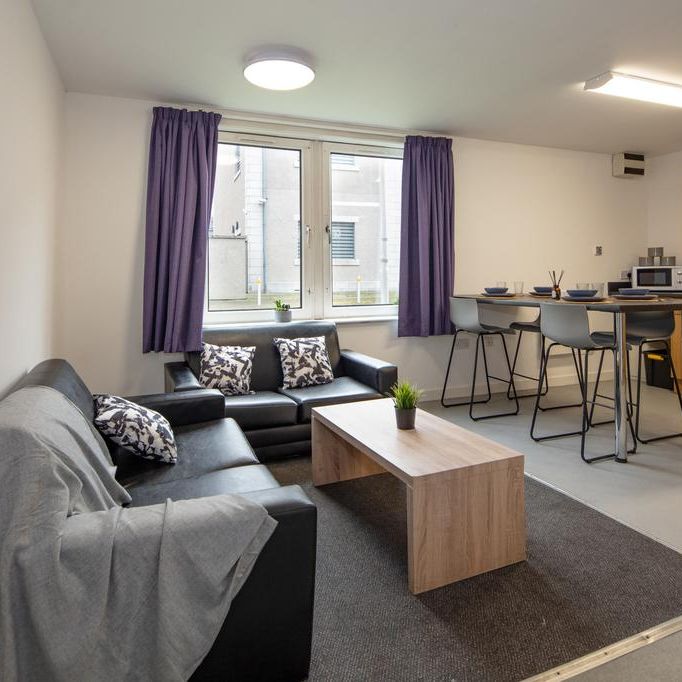 1 bedroom in a flat share to rent - Photo 1