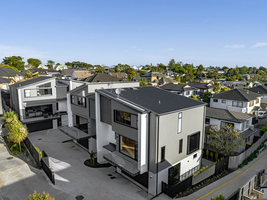 BRAND-NEW EXECUTIVE TOWNHOUSE FOR RENT - Photo 1