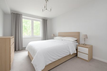 A Bright and Spacious Portered One Bedroom Apartment - Photo 3