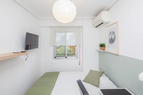 Calle Pedro Maza, Valencia, Valencian Community 46011 - Photo 1