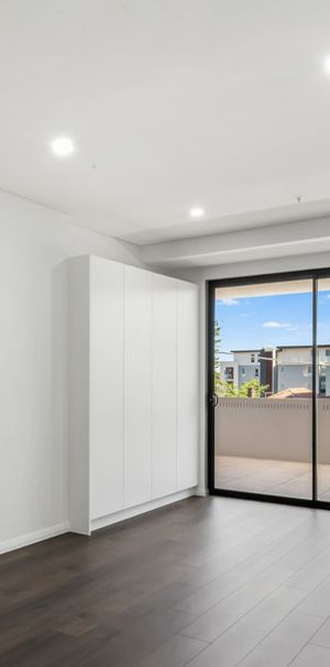 Brand new 1 bedroom apartment under affordable housing scheme - Photo 1