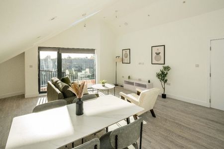 Cuckoo Hall Lane, London - Photo 4