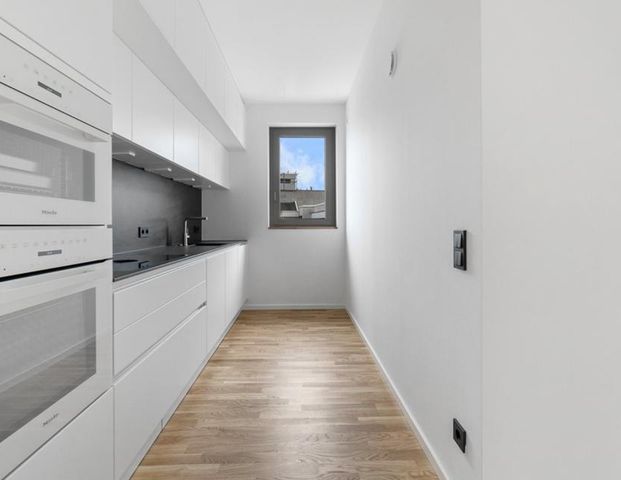 Exklusive Maisonette-Wohnung mit Skyline-Blick - Photo 1