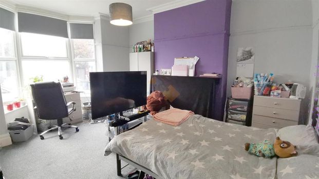 4 bedroom terraced house to rent - Photo 1