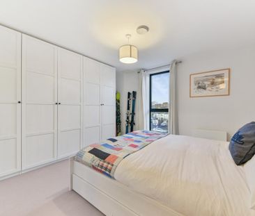 3 bedroom flat to rent - Photo 5