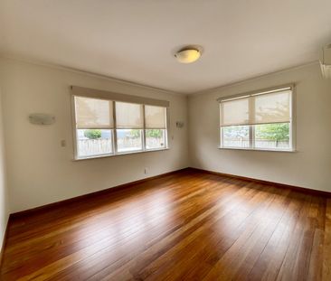 Unit 1, 5 Ti Rakau Drive, Pakuranga, Auckland - Photo 1