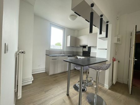 ORLEANS, Hypercentre - Bien rare à la location - Appartement 4 pièces de 82 m² avec chauff inclus + garage + cave - Photo 3