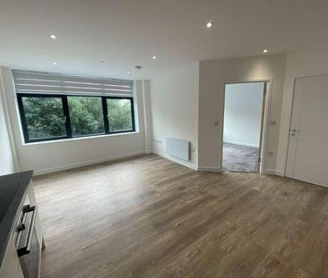 London Road, Staines-upon-thames, Surrey, TW18 - Photo 3