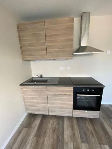 Location Appartement 3 pièces 49m² CHERBOURG-EN-COTENTIN 50100 - Photo 2