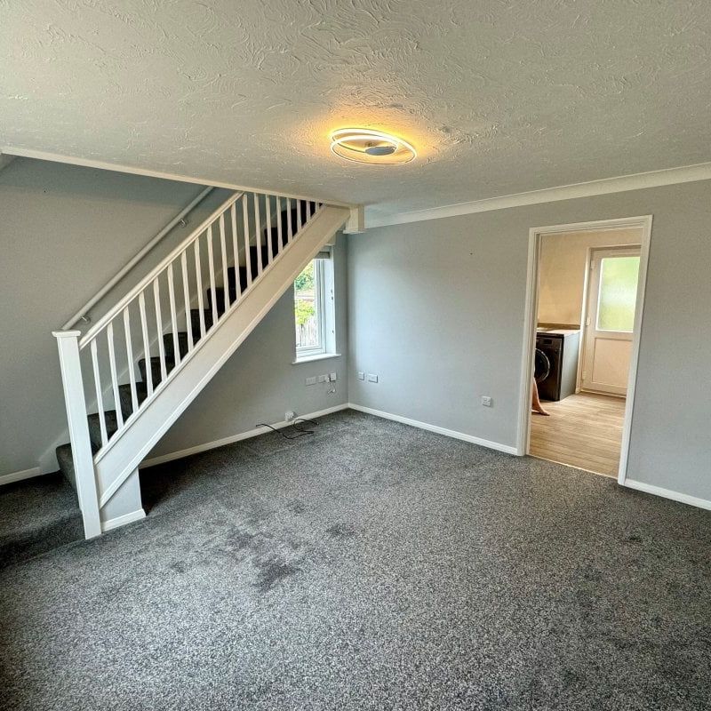 Walnut Close - Photo 1