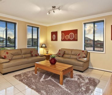 Comfort and Convenience in a Quiet Kellyville Ridge Street - Photo 1