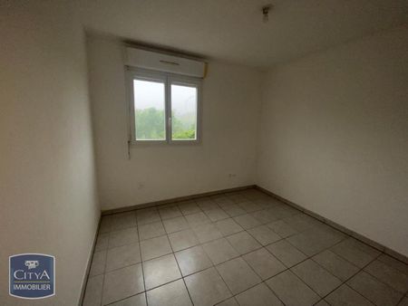 Location Appartement 3 pièces 75m² ST DENIS 97400 - Photo 5
