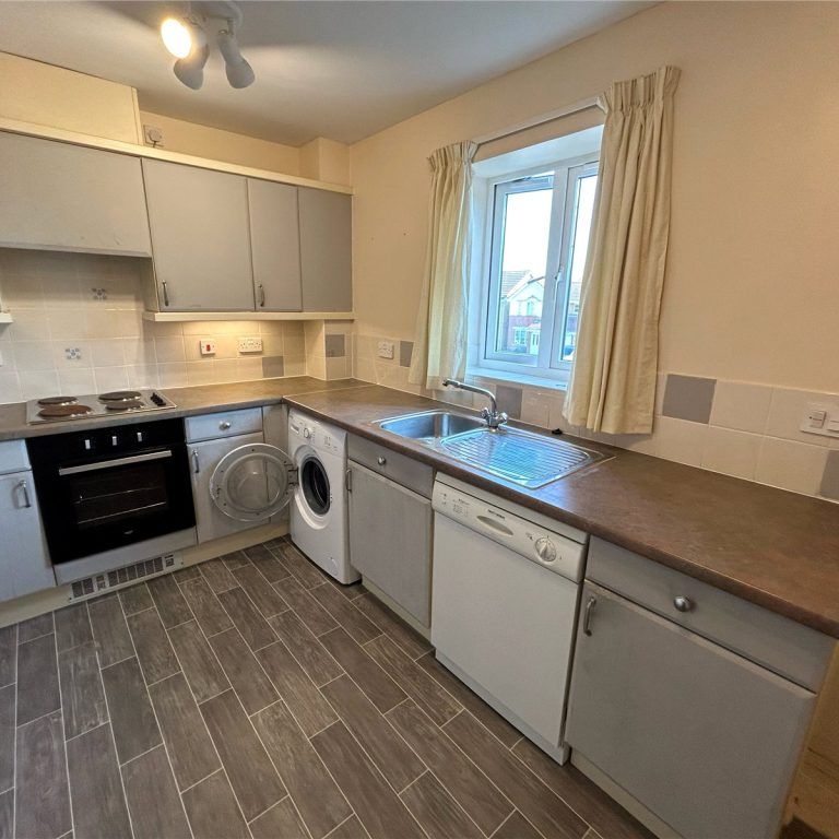 2 Bedroom Flat / Apartment - Heritage Way, Gosport - Photo 1