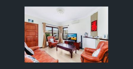 28 Cotswold Street, Westmead NSW 2145 - Photo 2