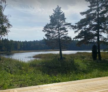 Vacker nybyggd villa, stora fönsterpartier vid en sjö, 30 min till ... - Photo 5