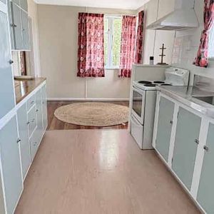 3 Bedroom in Waipawa - Photo 2