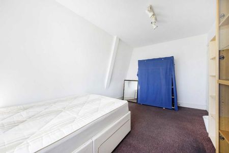 3 bedroom flat to rent - Photo 3