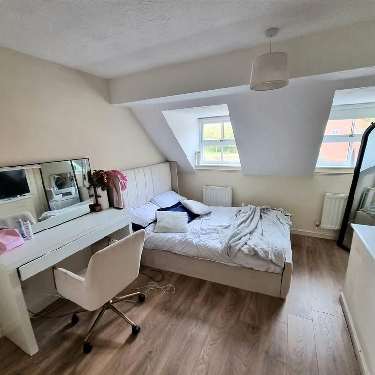 4 bedroom detached house to rent - Photo 1