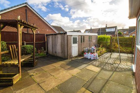 3 bedroom detached house to rent - Photo 4