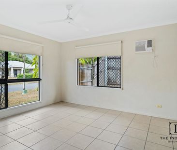 Sophisticated & Contemporary Family Home - Photo 6