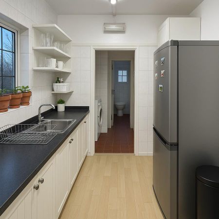 1 bedroom in a house share to rent - Photo 3