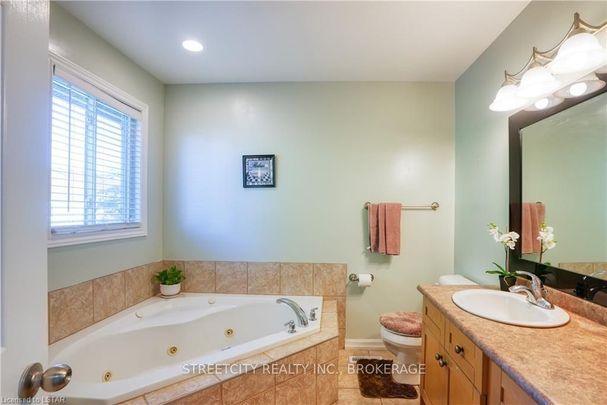 For Lease - 1049 Fogerty Street, London North, Ontario - Photo 1